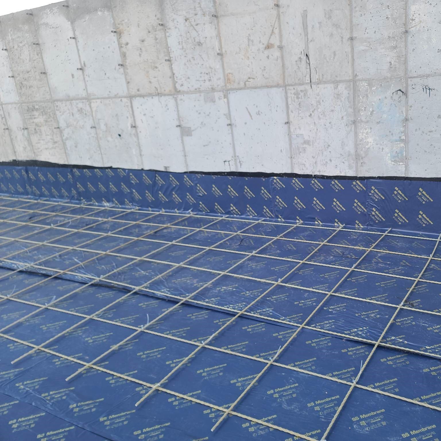 Ус тусгаарлагч хуйлмал /SS MEMBRANE/